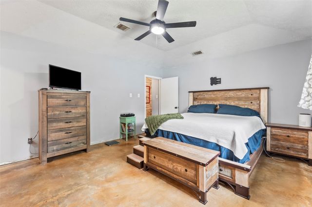 5906 High Meadow Street, League City, TX 77573