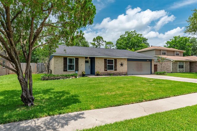 5906 High Meadow Street, League City, TX 77573