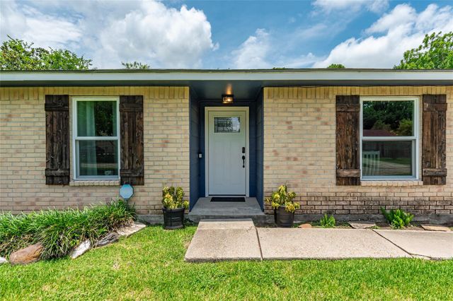 5906 High Meadow Street, League City, TX 77573