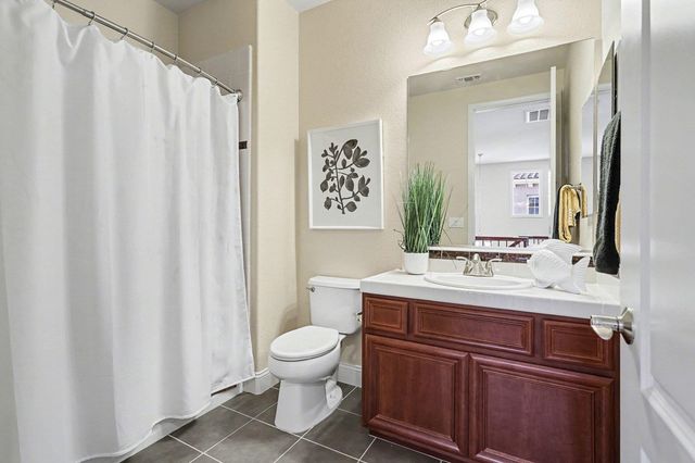 3727 Central Pkwy 28, Dublin, CA 94568