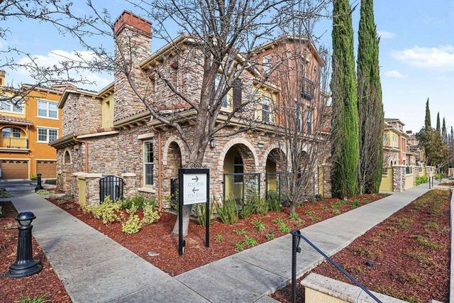 3727 Central Pkwy 28, Dublin, CA 94568