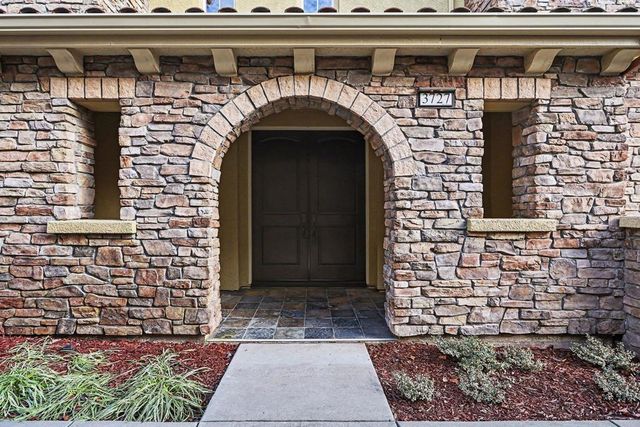 3727 Central Pkwy 28, Dublin, CA 94568