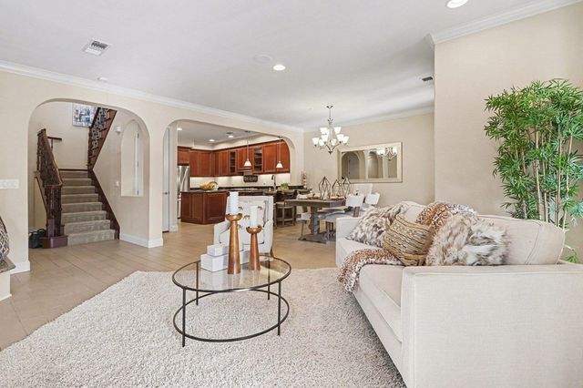 3727 Central Pkwy 28, Dublin, CA 94568