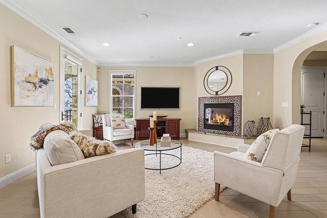 3727 Central Pkwy 28, Dublin, CA 94568