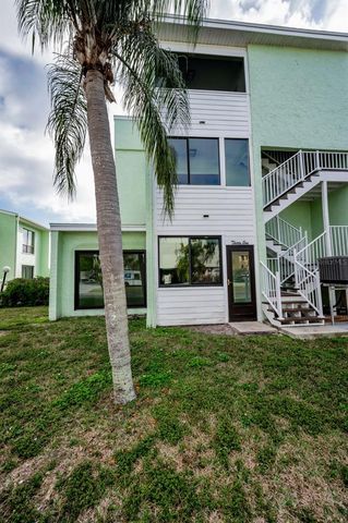 1 WINDRUSH BOULEVARD 31, Indian Rocks Beach, FL 33785