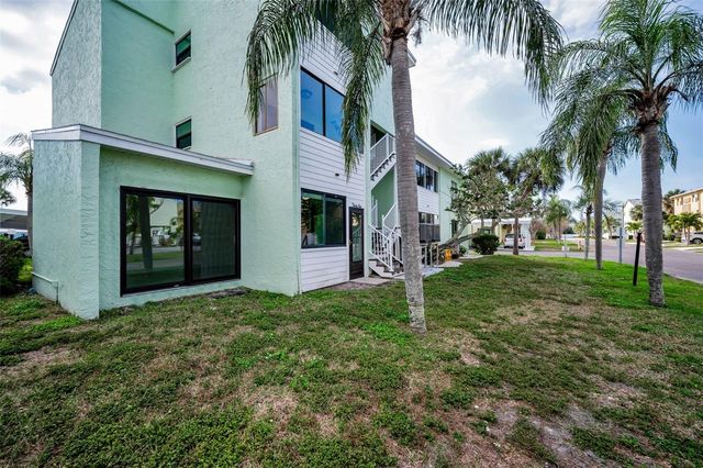 1 WINDRUSH BOULEVARD 31, Indian Rocks Beach, FL 33785