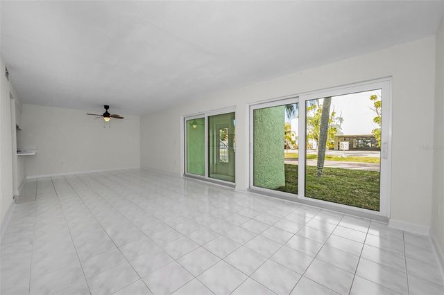 1 WINDRUSH BOULEVARD 31, Indian Rocks Beach, FL 33785