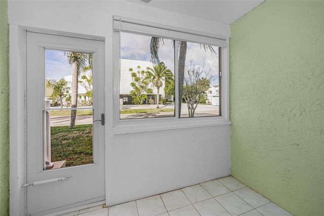 1 WINDRUSH BOULEVARD 31, Indian Rocks Beach, FL 33785