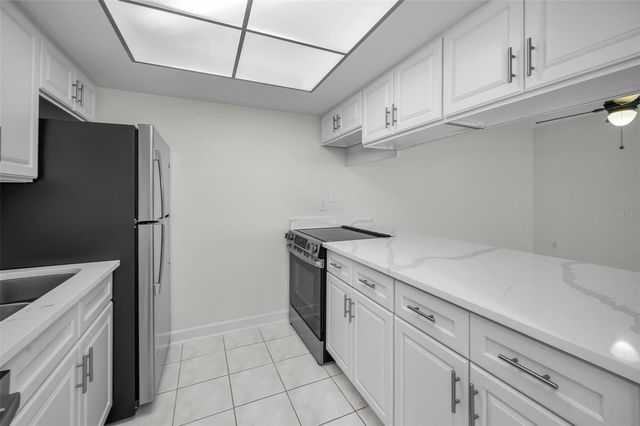 1 WINDRUSH BOULEVARD 31, Indian Rocks Beach, FL 33785