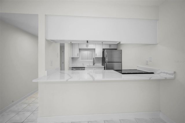 1 WINDRUSH BOULEVARD 31, Indian Rocks Beach, FL 33785