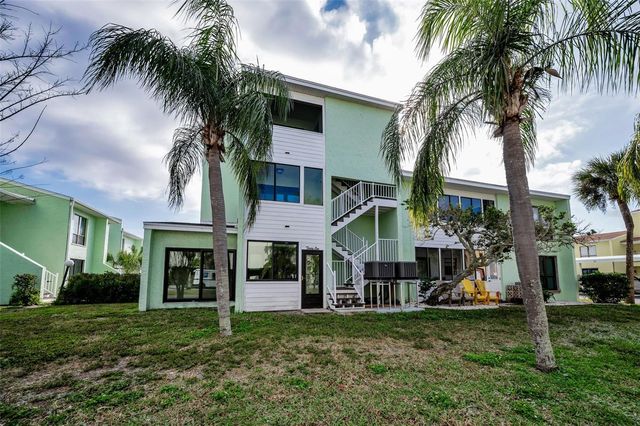 1 WINDRUSH BOULEVARD 31, Indian Rocks Beach, FL 33785