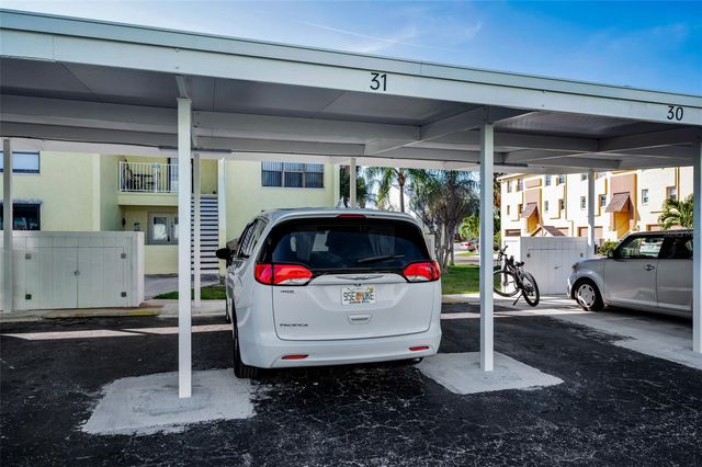 1 WINDRUSH BOULEVARD 31, Indian Rocks Beach, FL 33785