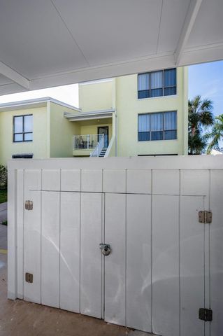 1 WINDRUSH BOULEVARD 31, Indian Rocks Beach, FL 33785