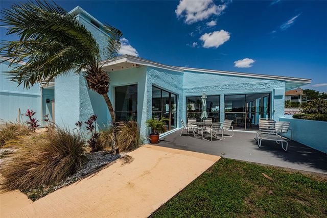 1 WINDRUSH BOULEVARD 31, Indian Rocks Beach, FL 33785