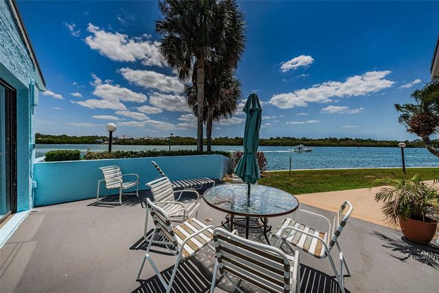 1 WINDRUSH BOULEVARD 31, Indian Rocks Beach, FL 33785