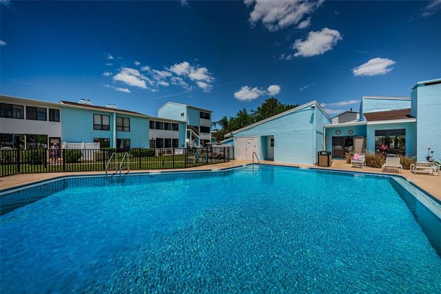 1 WINDRUSH BOULEVARD 31, Indian Rocks Beach, FL 33785