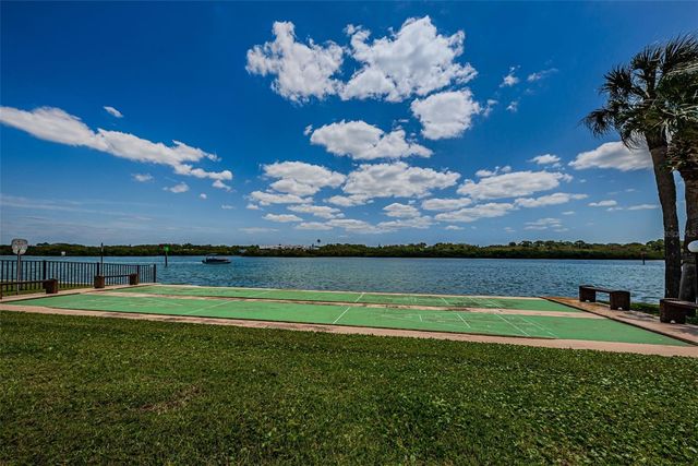 1 WINDRUSH BOULEVARD 31, Indian Rocks Beach, FL 33785