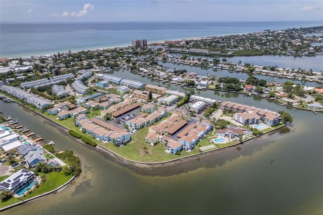 1 WINDRUSH BOULEVARD 31, Indian Rocks Beach, FL 33785