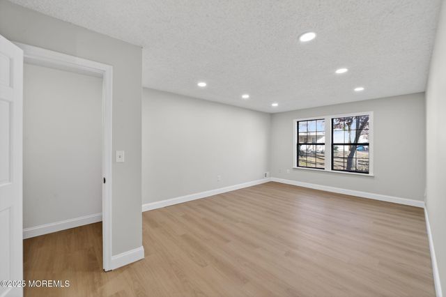 606 Goldthread Court, Jackson, NJ 08527