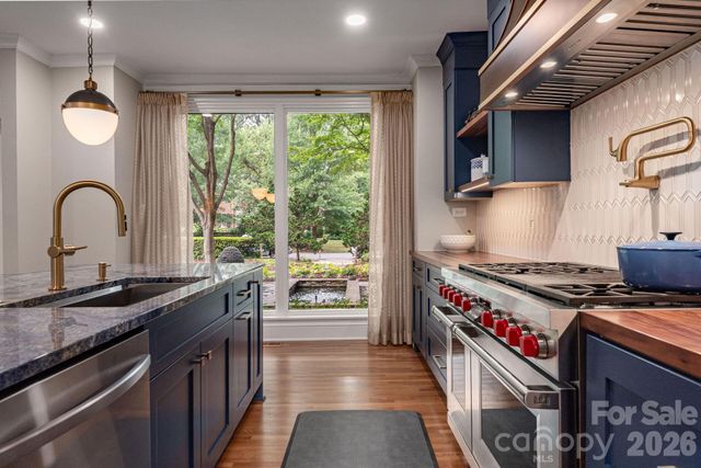 1101 Belgrave Place, Charlotte, NC 28203