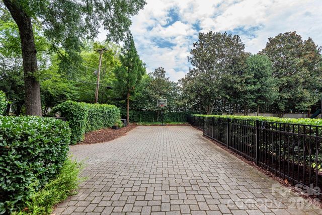 1101 Belgrave Place, Charlotte, NC 28203