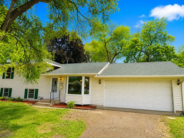 11524 Crooked Lake Boulevard NW, Coon Rapids, MN 55433
