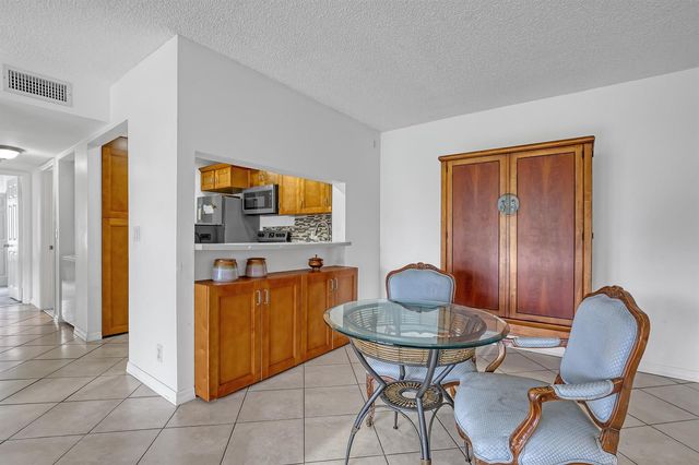 3630 Alder Drive Apt H1, West Palm Beach, FL 33417