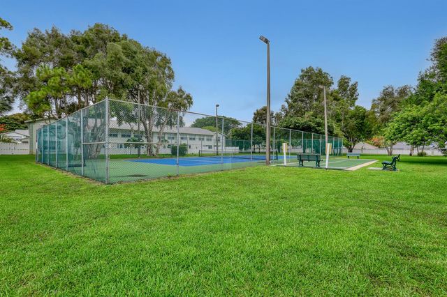 3630 Alder Drive Apt H1, West Palm Beach, FL 33417
