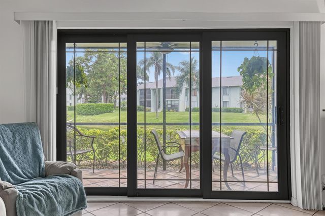 3630 Alder Drive Apt H1, West Palm Beach, FL 33417