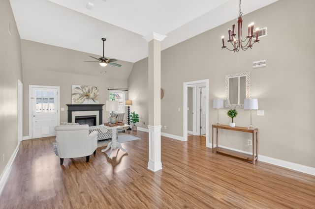 2626 Westhaven Dr, Murfreesboro, TN 37128