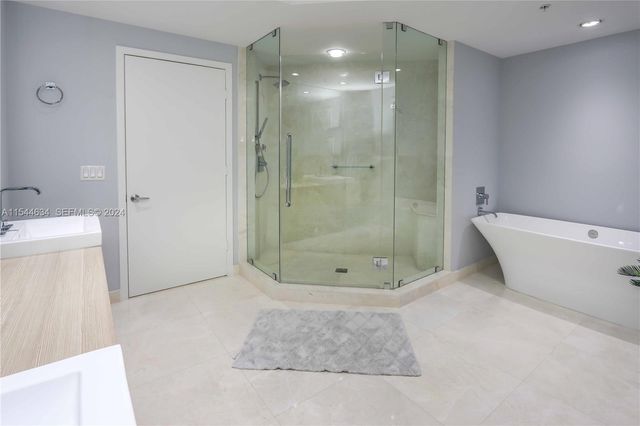 17301 Biscayne Boulevard 1201, North Miami Beach, FL 33160