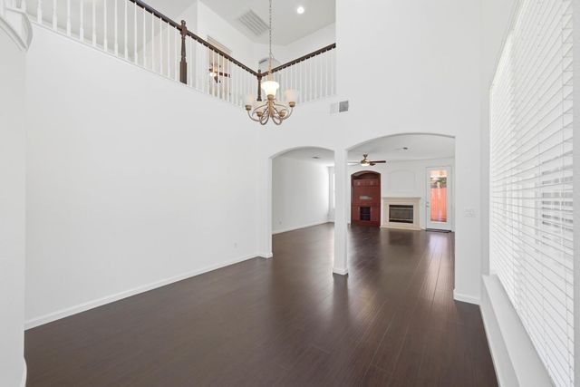 9487 Winding River Way, Elk Grove, CA 95624