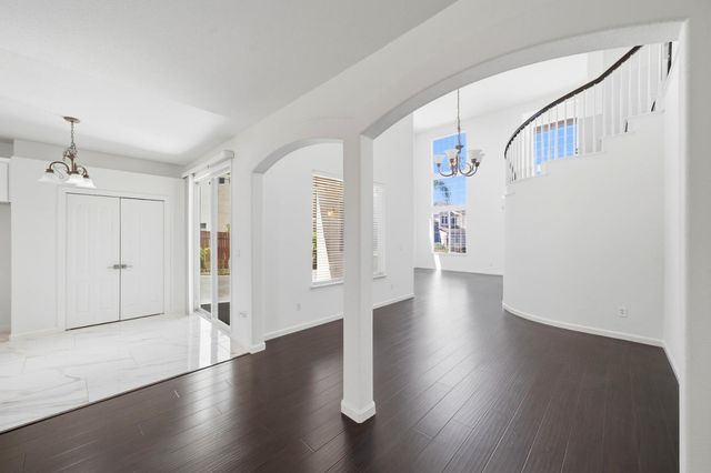 9487 Winding River Way, Elk Grove, CA 95624