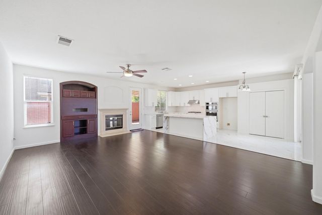 9487 Winding River Way, Elk Grove, CA 95624