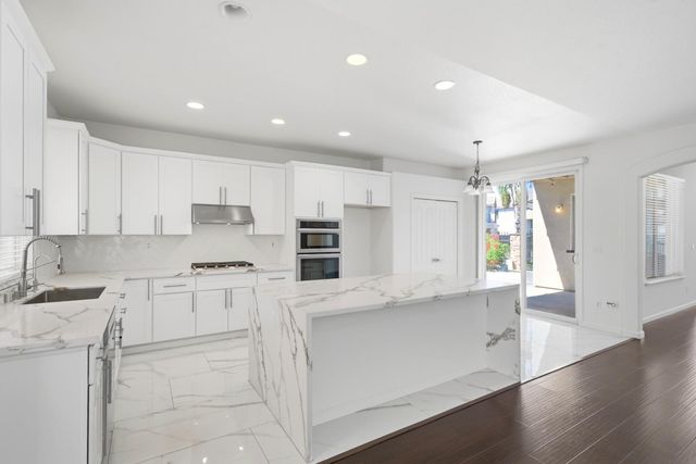 9487 Winding River Way, Elk Grove, CA 95624