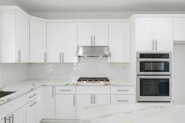 9487 Winding River Way, Elk Grove, CA 95624