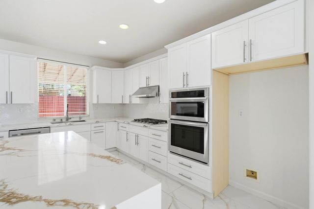 9487 Winding River Way, Elk Grove, CA 95624