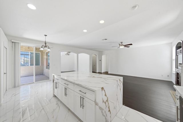 9487 Winding River Way, Elk Grove, CA 95624