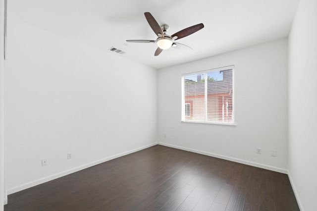 9487 Winding River Way, Elk Grove, CA 95624