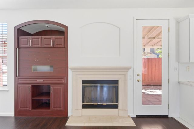 9487 Winding River Way, Elk Grove, CA 95624