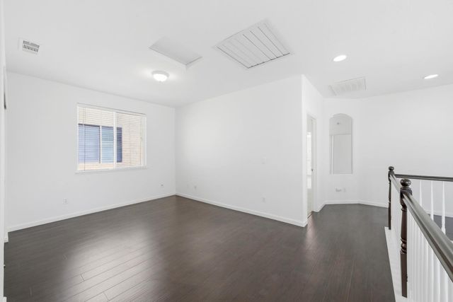 9487 Winding River Way, Elk Grove, CA 95624