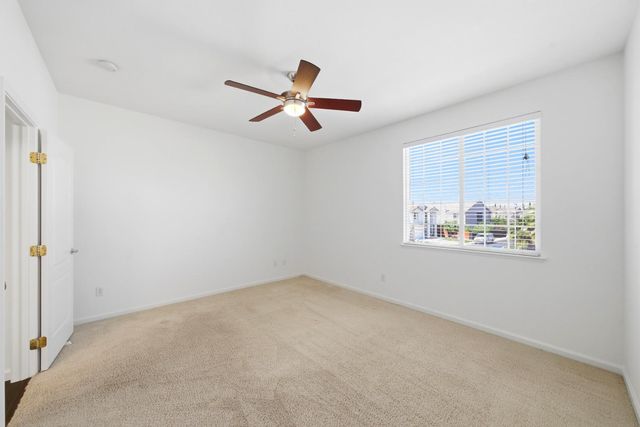 9487 Winding River Way, Elk Grove, CA 95624