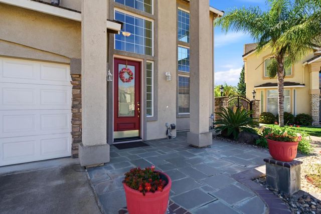 9487 Winding River Way, Elk Grove, CA 95624