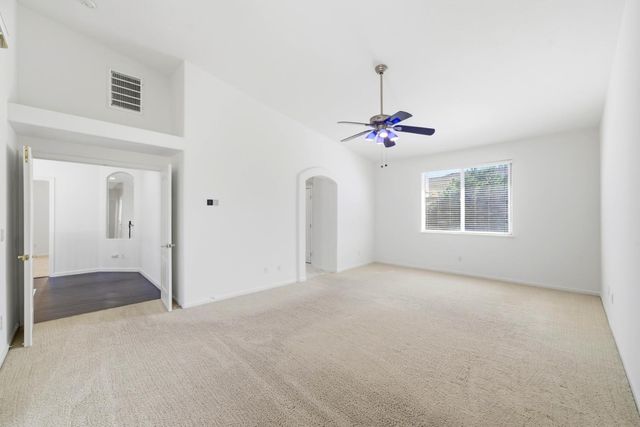 9487 Winding River Way, Elk Grove, CA 95624