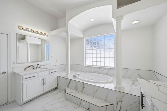 9487 Winding River Way, Elk Grove, CA 95624