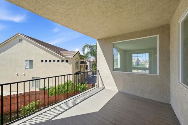 9487 Winding River Way, Elk Grove, CA 95624