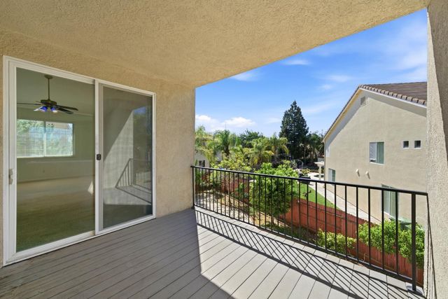 9487 Winding River Way, Elk Grove, CA 95624