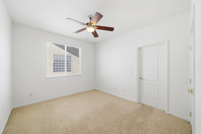 9487 Winding River Way, Elk Grove, CA 95624