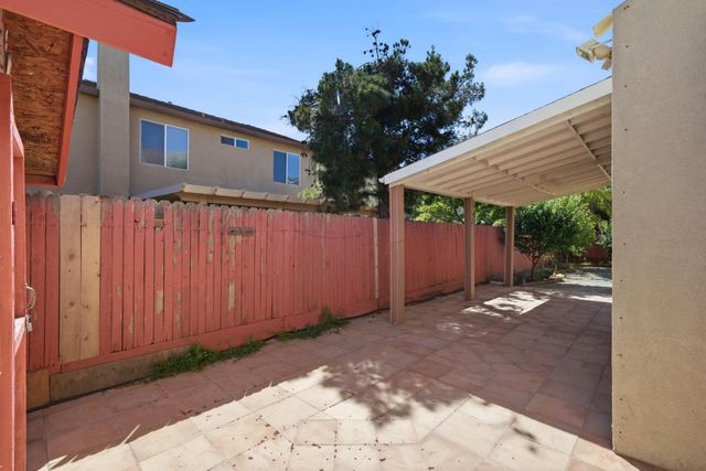 9487 Winding River Way, Elk Grove, CA 95624