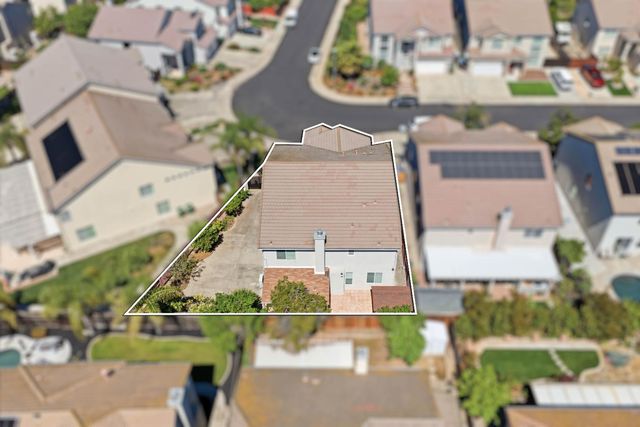 9487 Winding River Way, Elk Grove, CA 95624